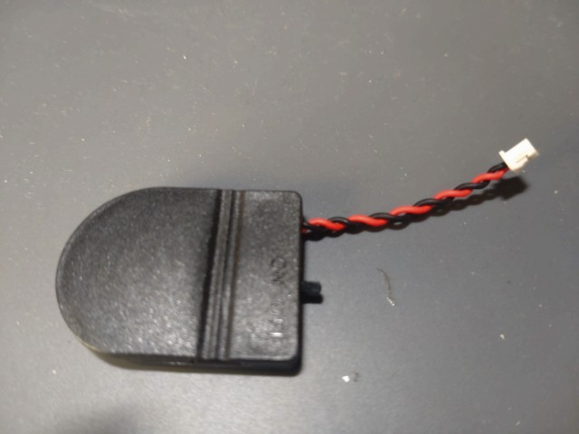 蓋を閉じた改造コイン電池ホルダ